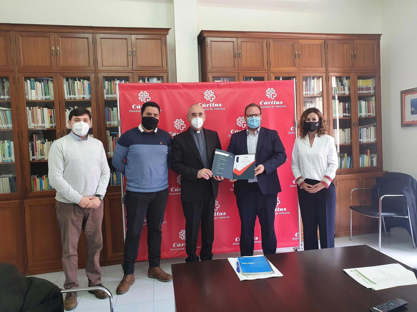 Cáritas Valencia recibe el certificado ISO 9001:2015 de OCA GLOBAL