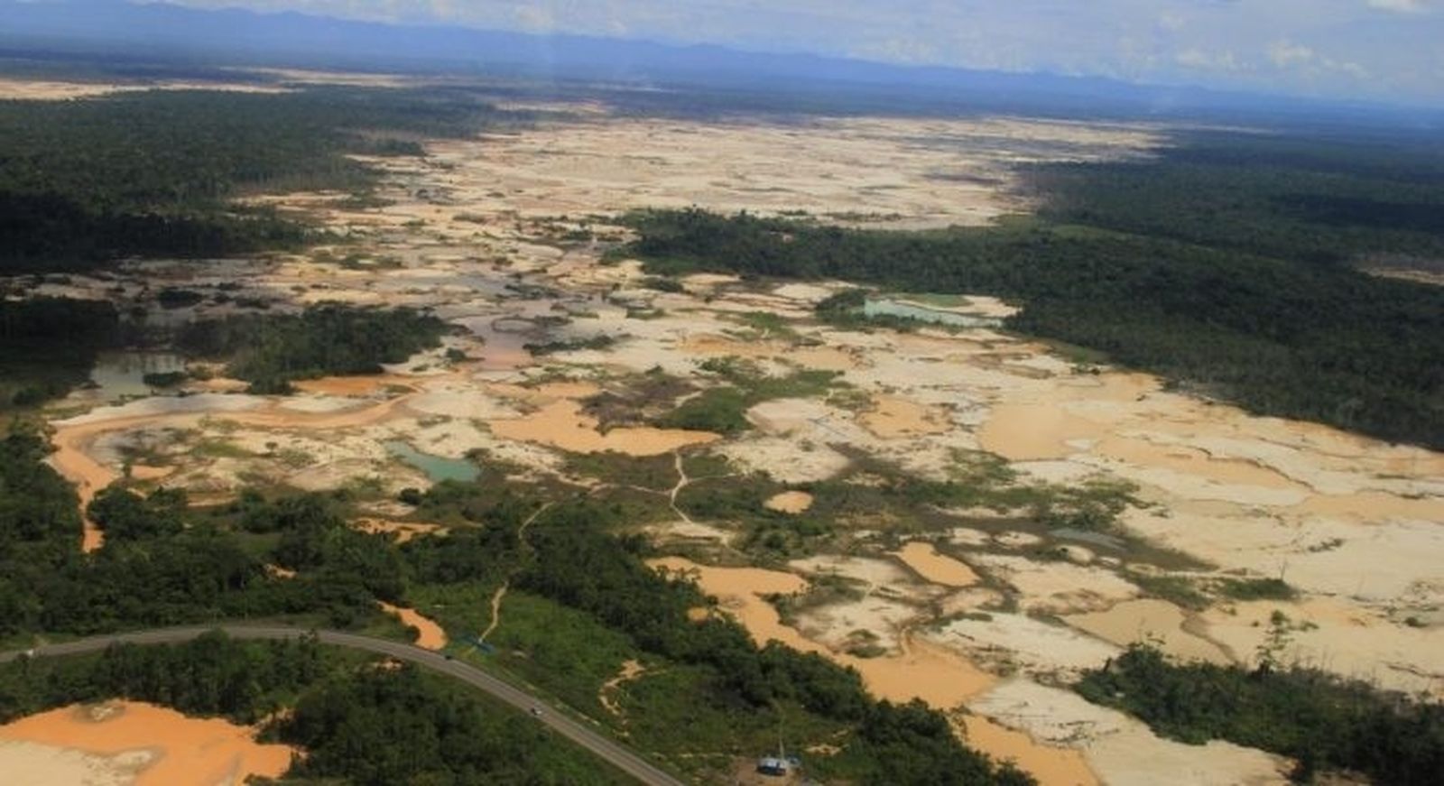 madre-de-dios-la-pampa-deforestacion-segundenfoque-735x400