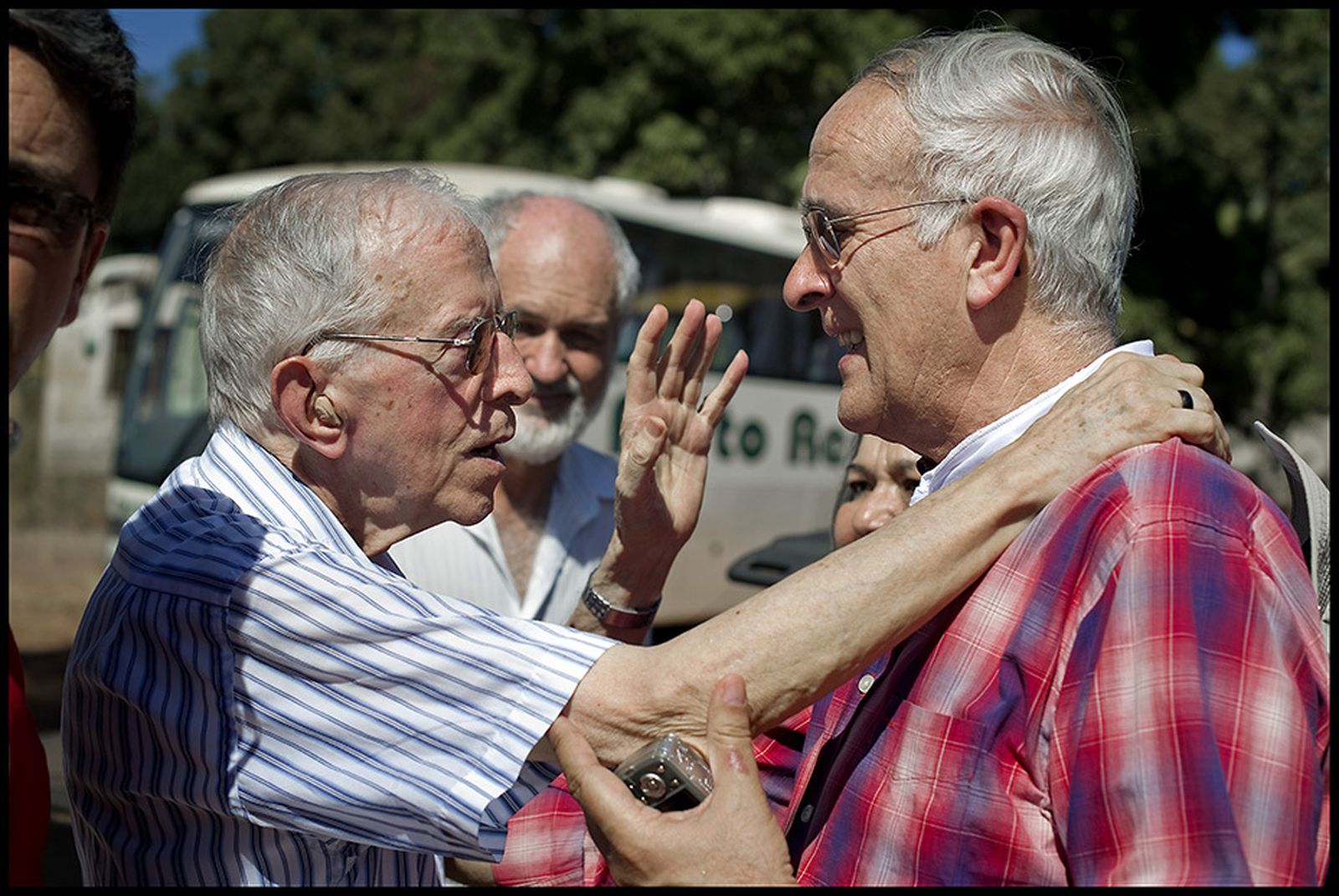 Pedro Casaldáliga y  Eduardo