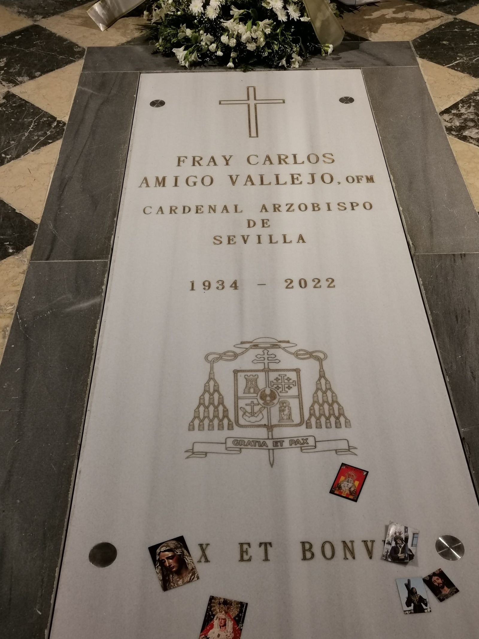 Fray Carlos AMigo lápida