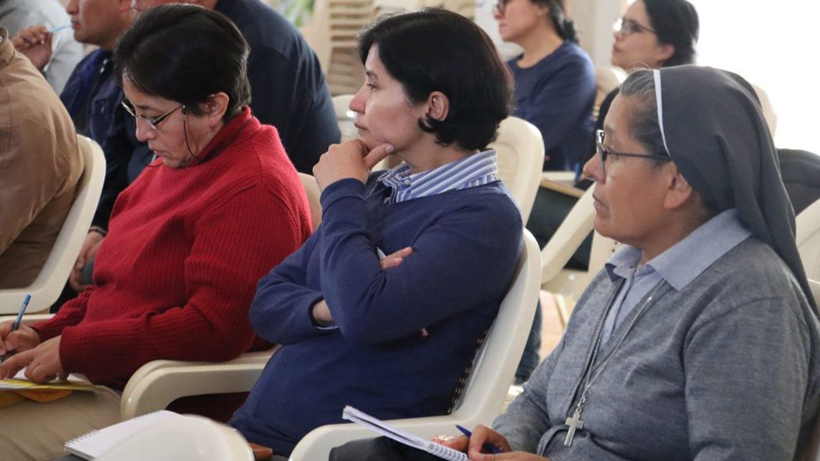 Participantes en un curso de prevención de abusos en la Iglesia de Bolivia