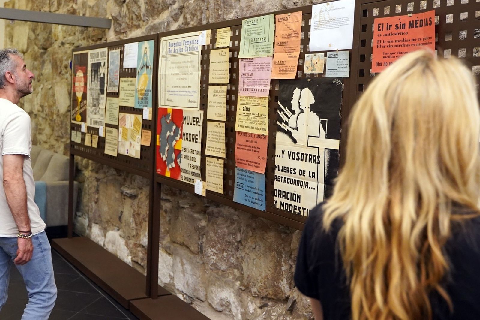 Muestra en UPSA. Archivo Juventud Femenina de Acción Católica