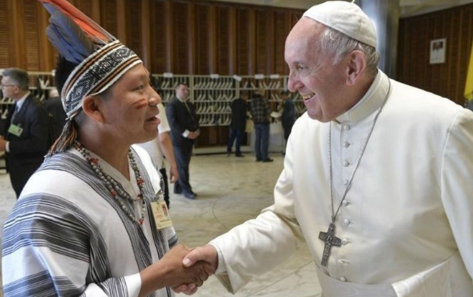 El Papa saluda a Delio Siticonatzi