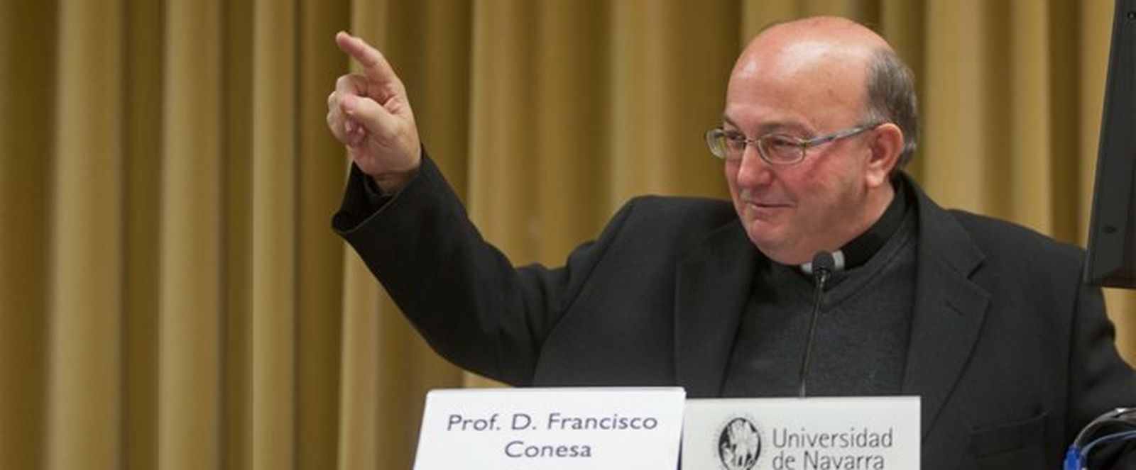 El obispo de Menorca, Francisco Conesa