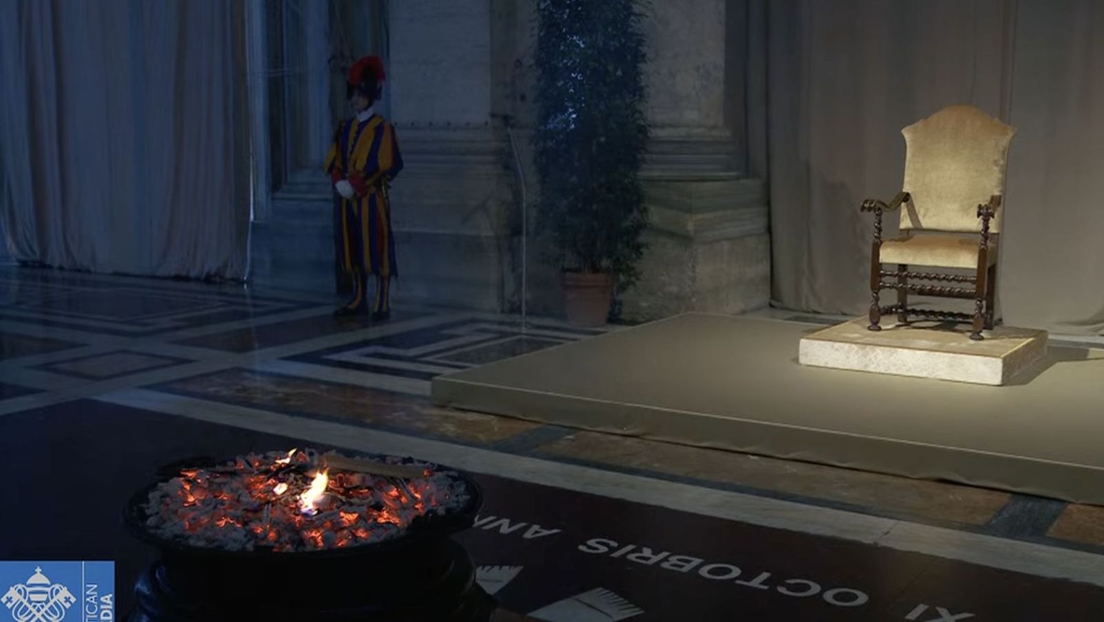 La silla vacía del Papa en la vigilia pascual