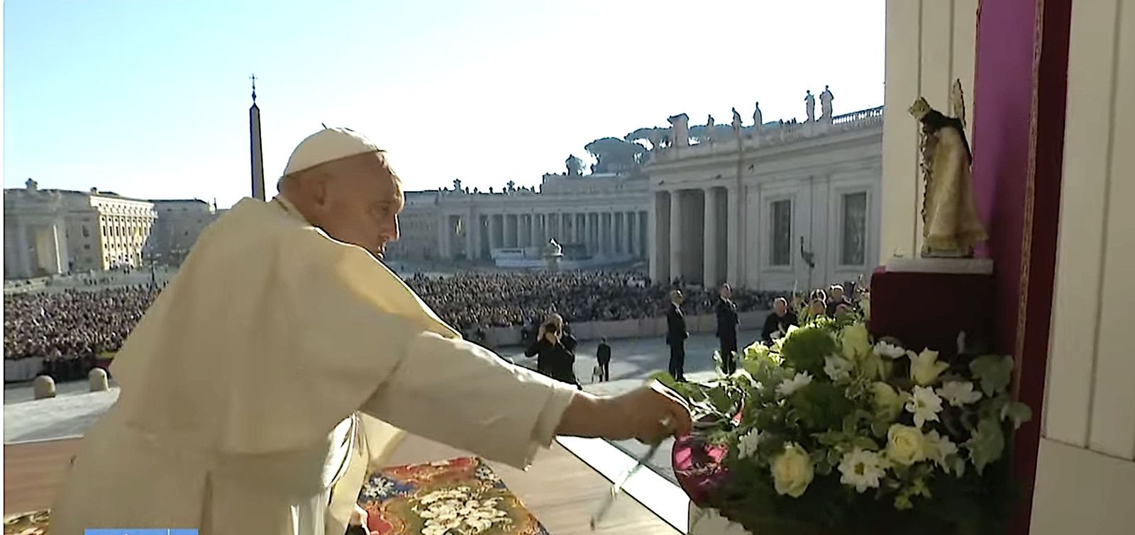El Papa, ante la Virgen de los Desamparados