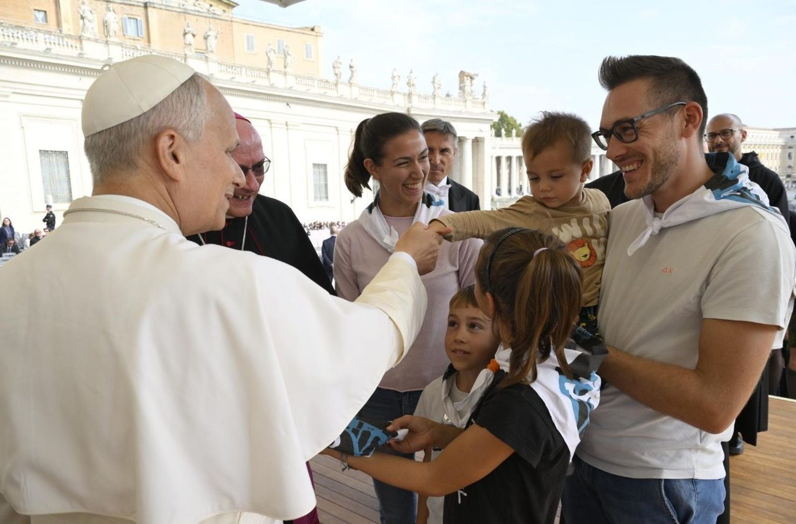 El Papa, con una familia en una audiencia general