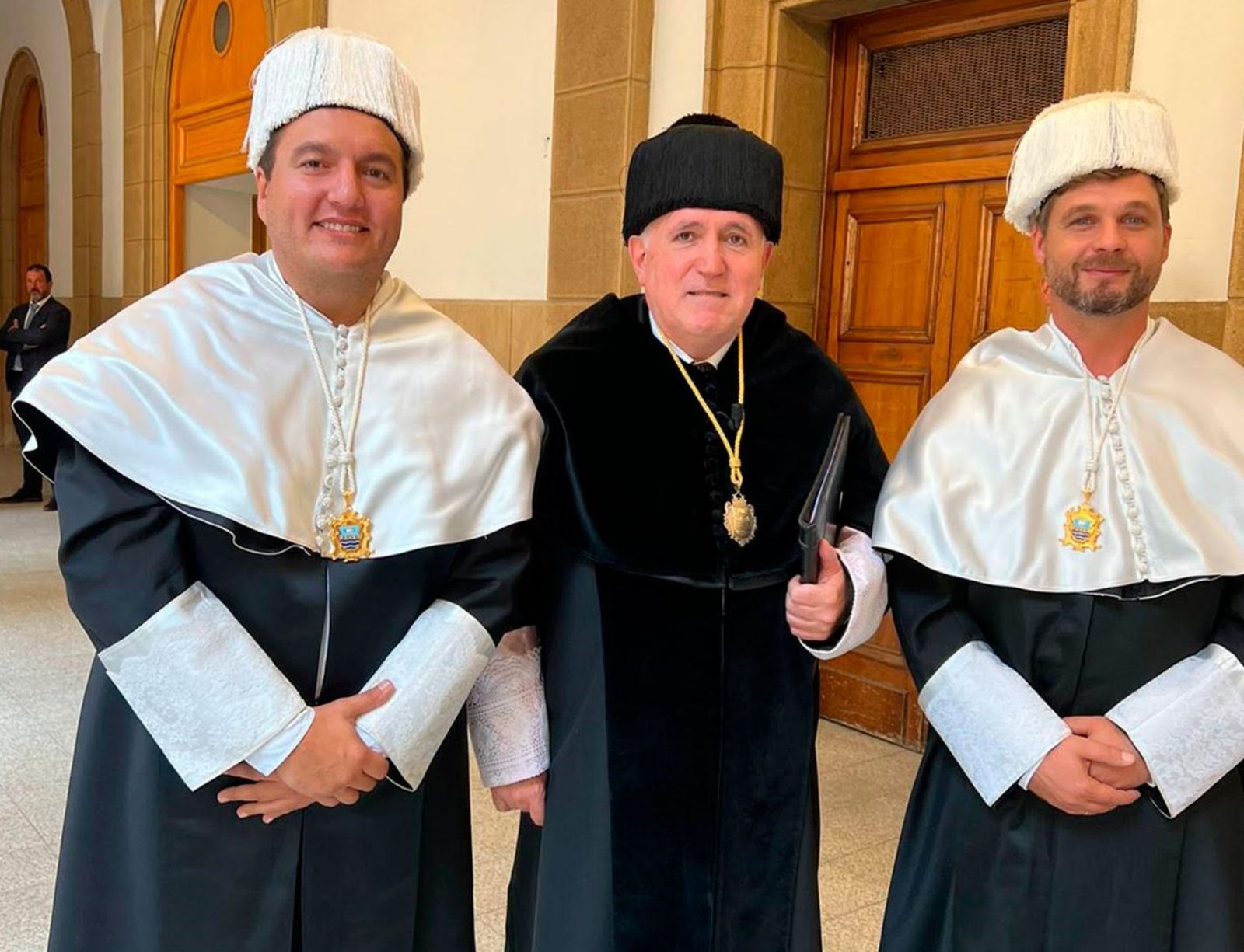 Rector de Deusto y responsables de Voxel