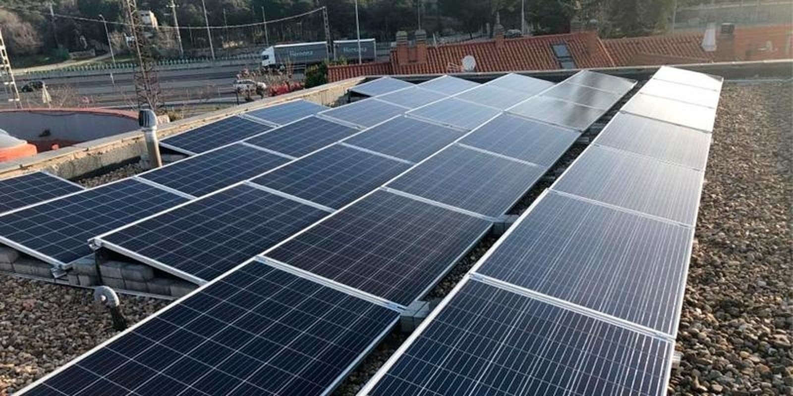 Placas solares en la parroquia de la Virgen del Camino