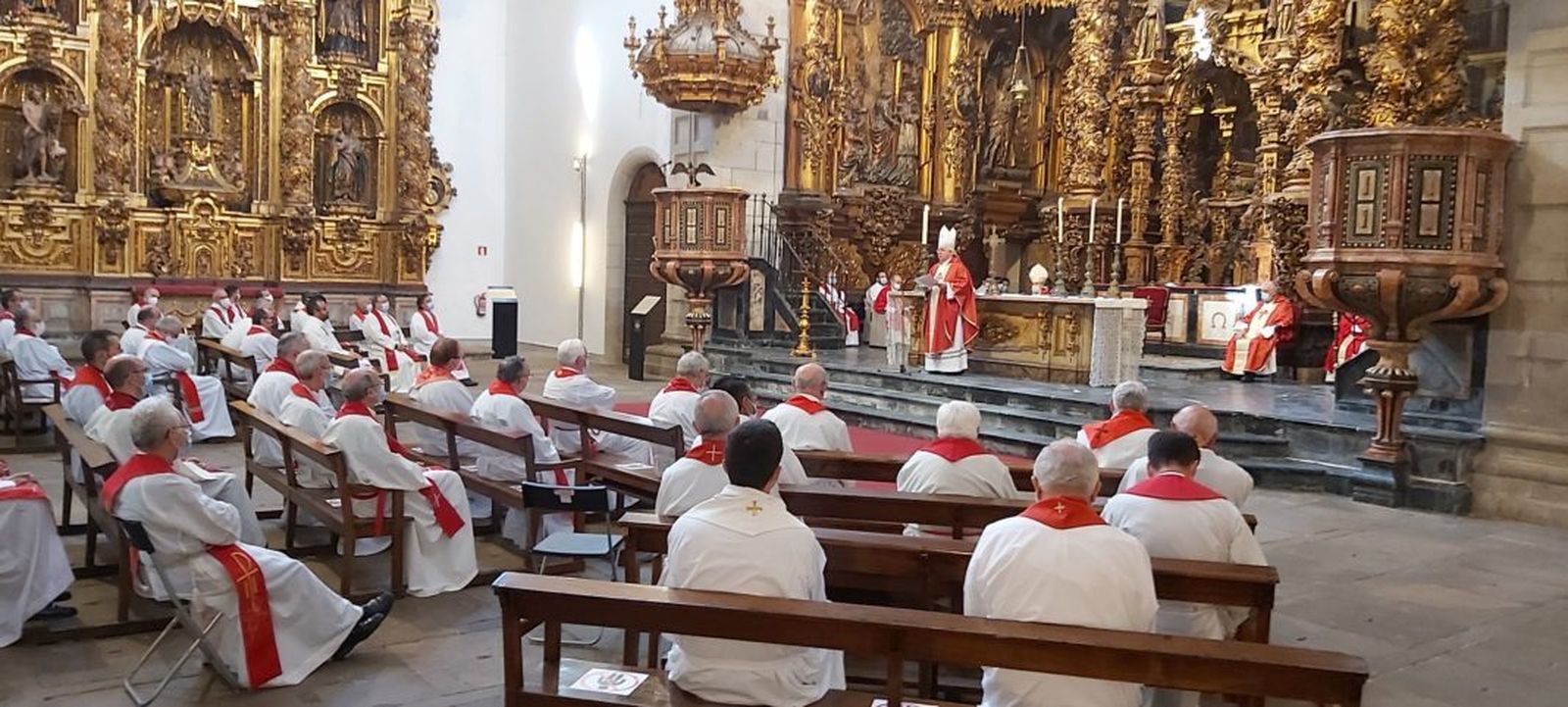 Eucaristía homenaje a  Mon. Jesús Fernández en Santiago de Compostela