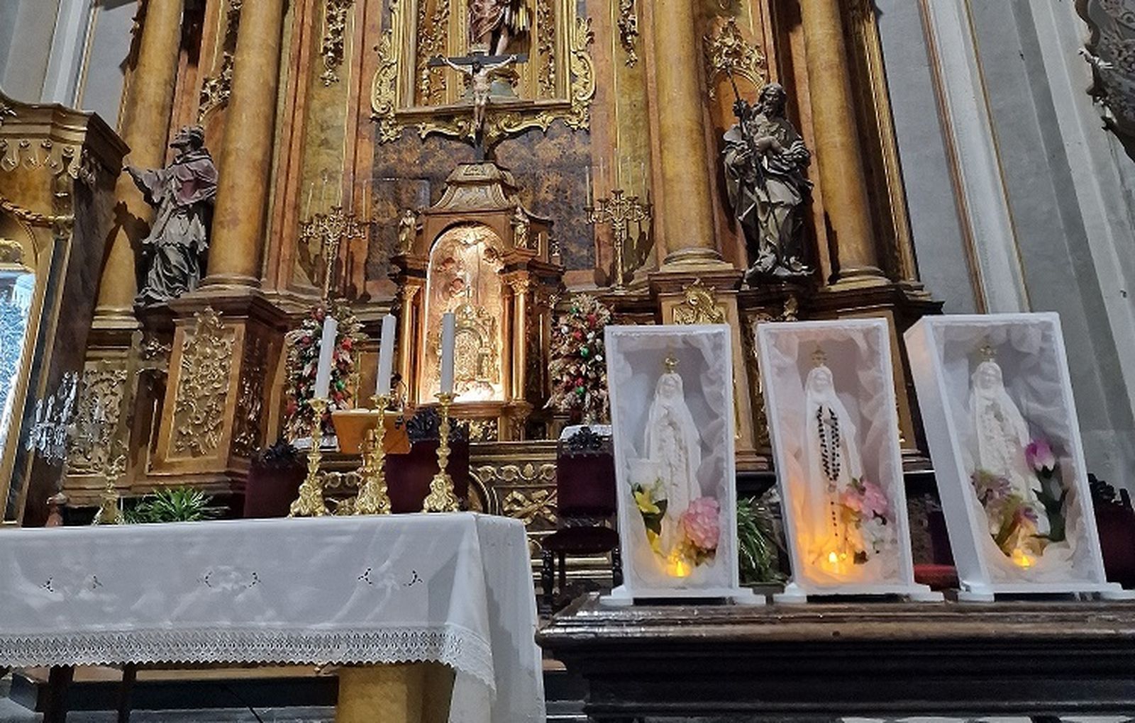 La Virgen de Fátima que peregrina gratis por las casas