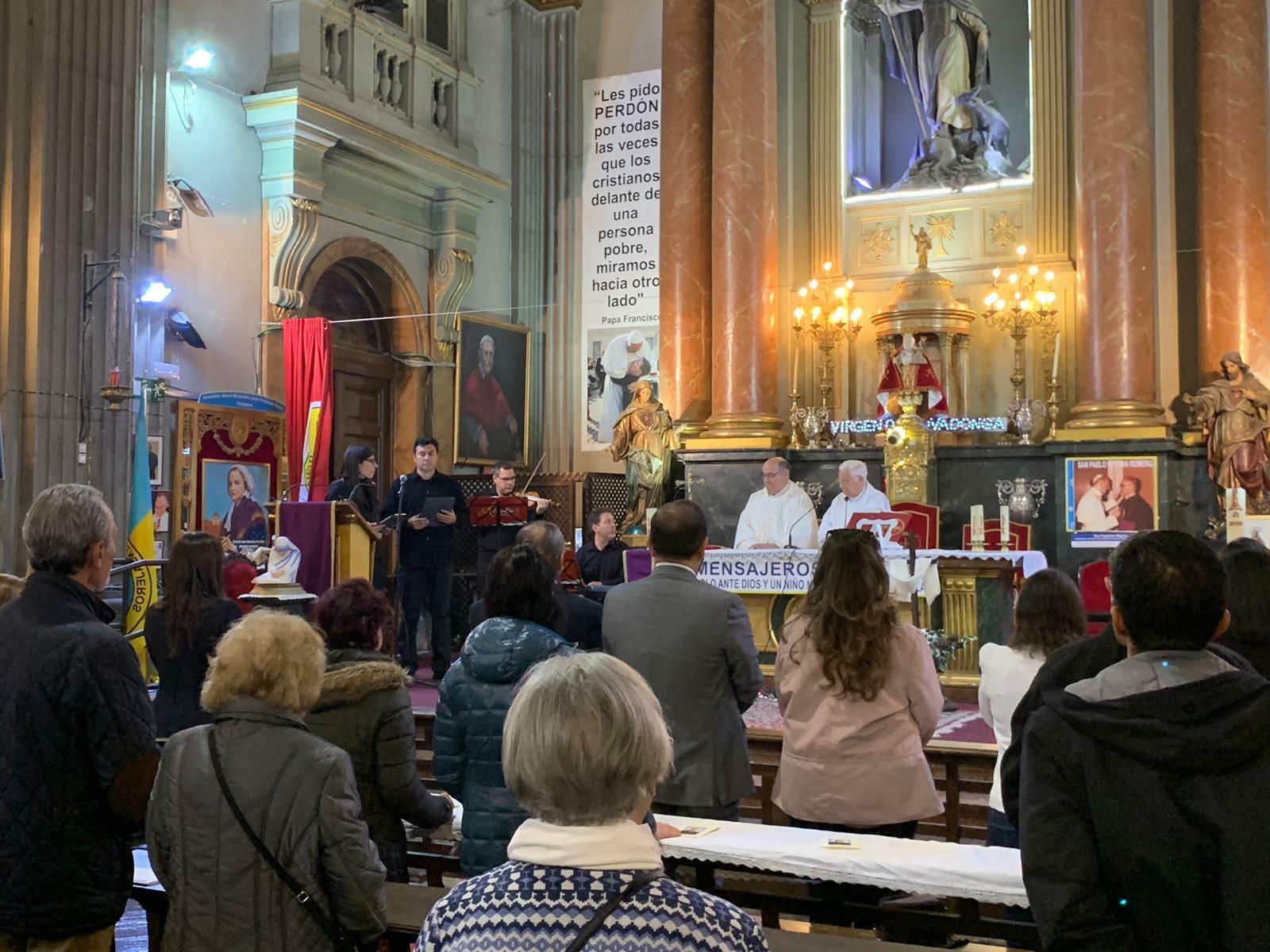 Misa por San Romero de América en San Antón