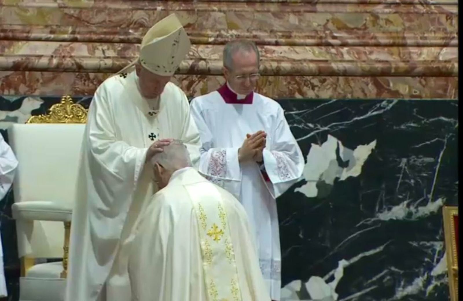 El Papa ordena auxiliar de Santiago a Alberto Lorenzelli