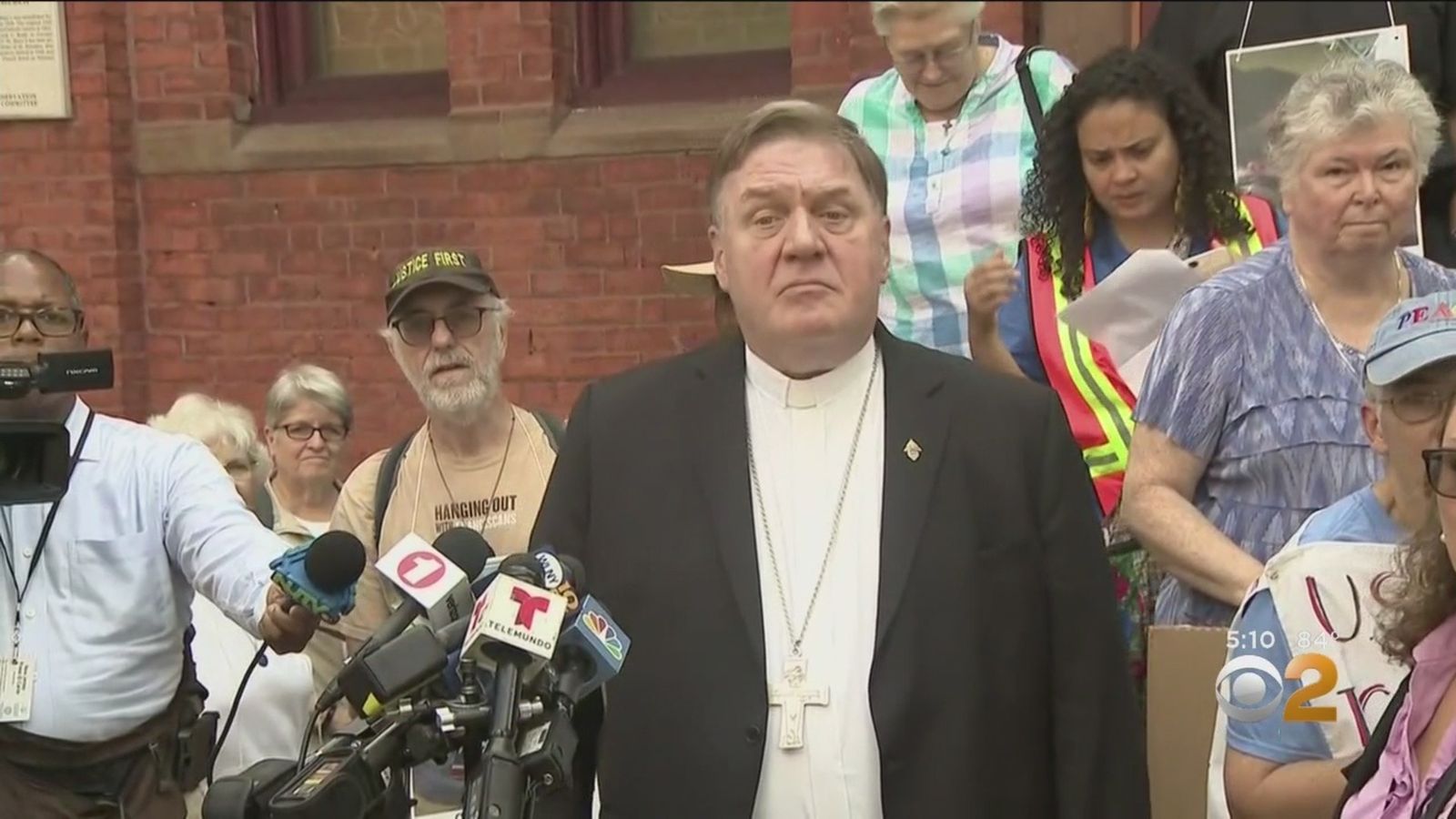 El cardenal Tobin, en los medios