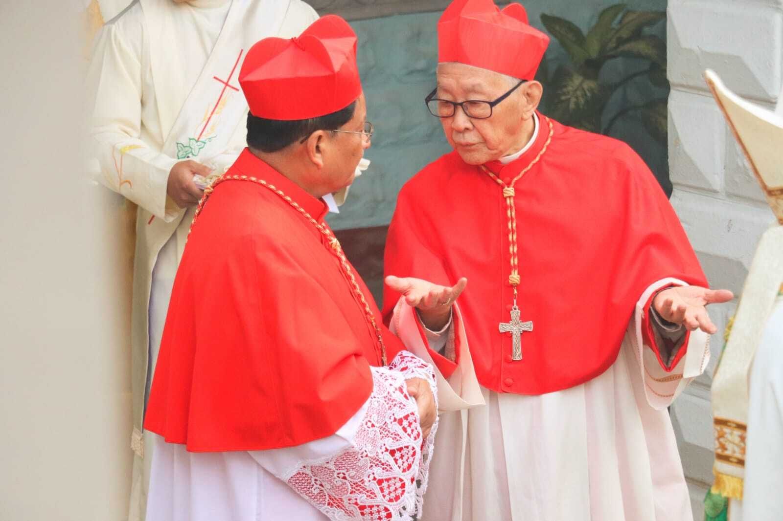 Los cardenales Zen y Bo