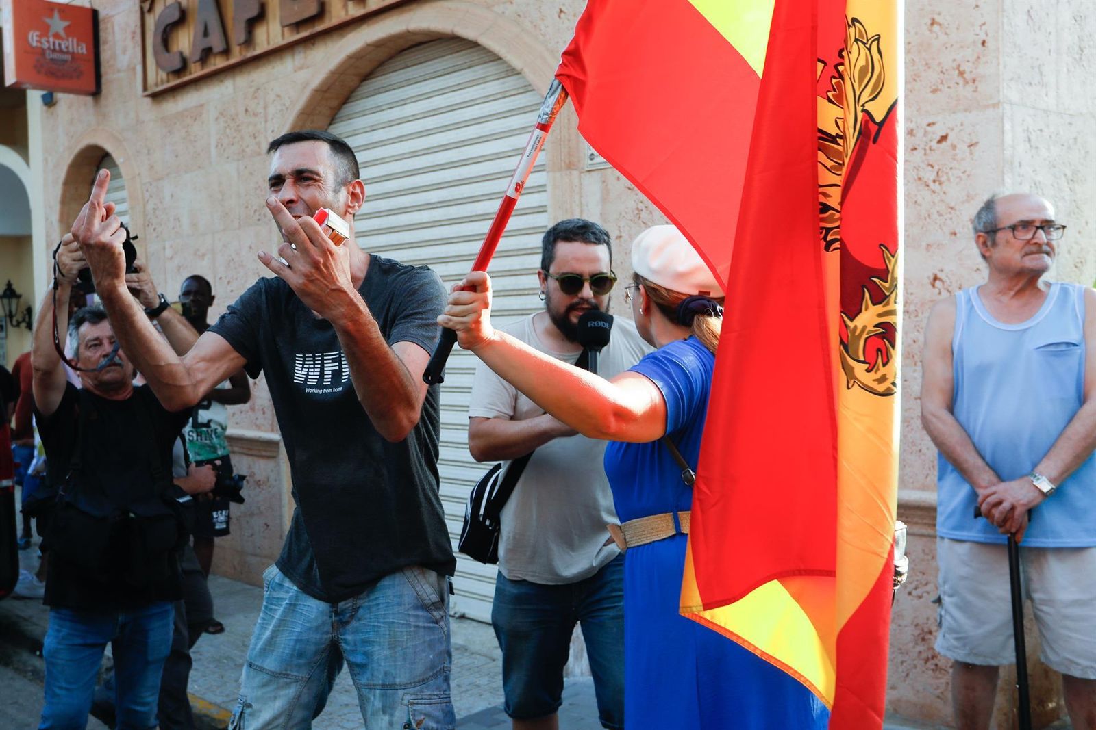 Varias personas en una manifestación no autorizada en Torre Pacheco