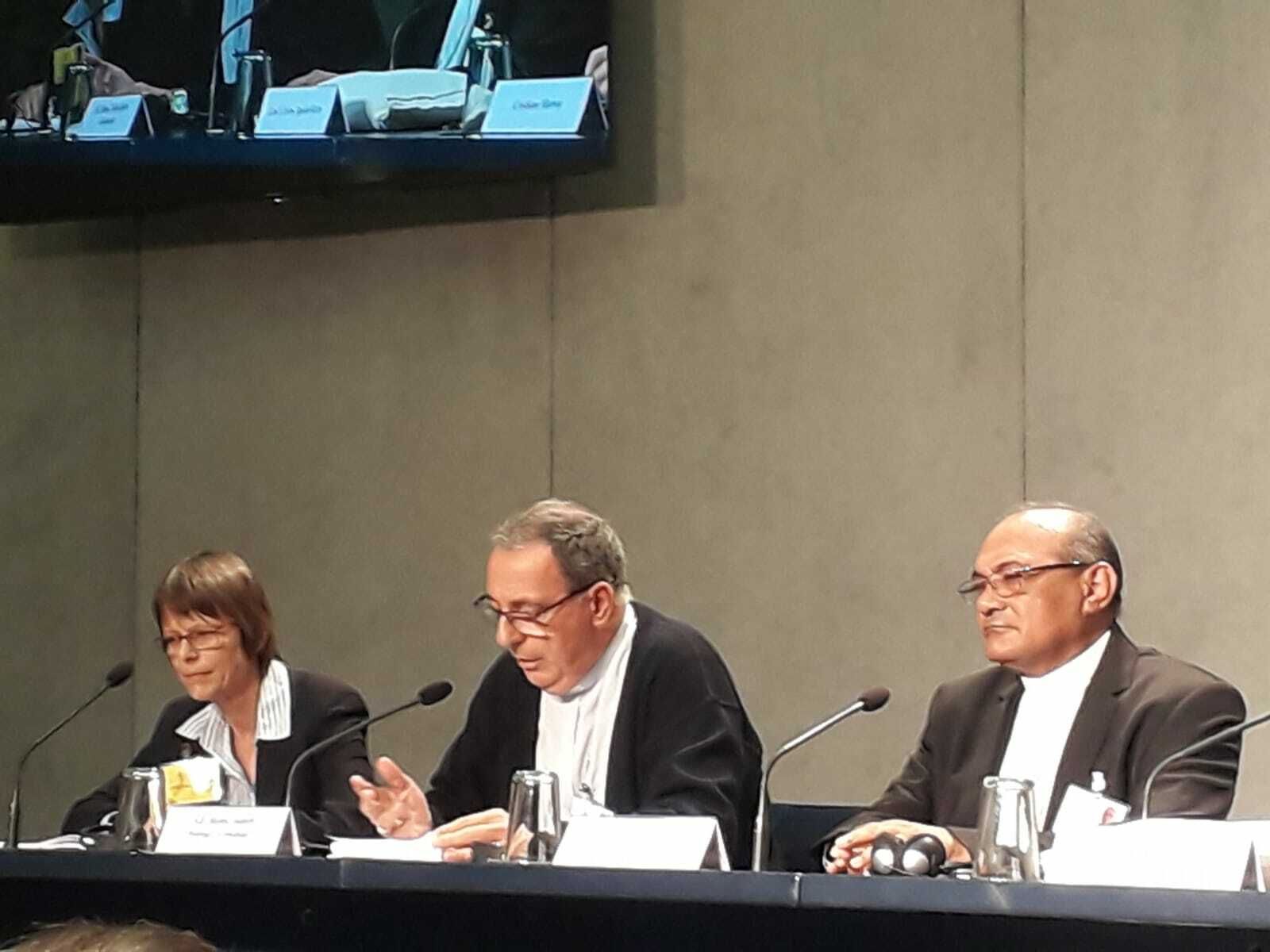 Briefing en el Sínodo