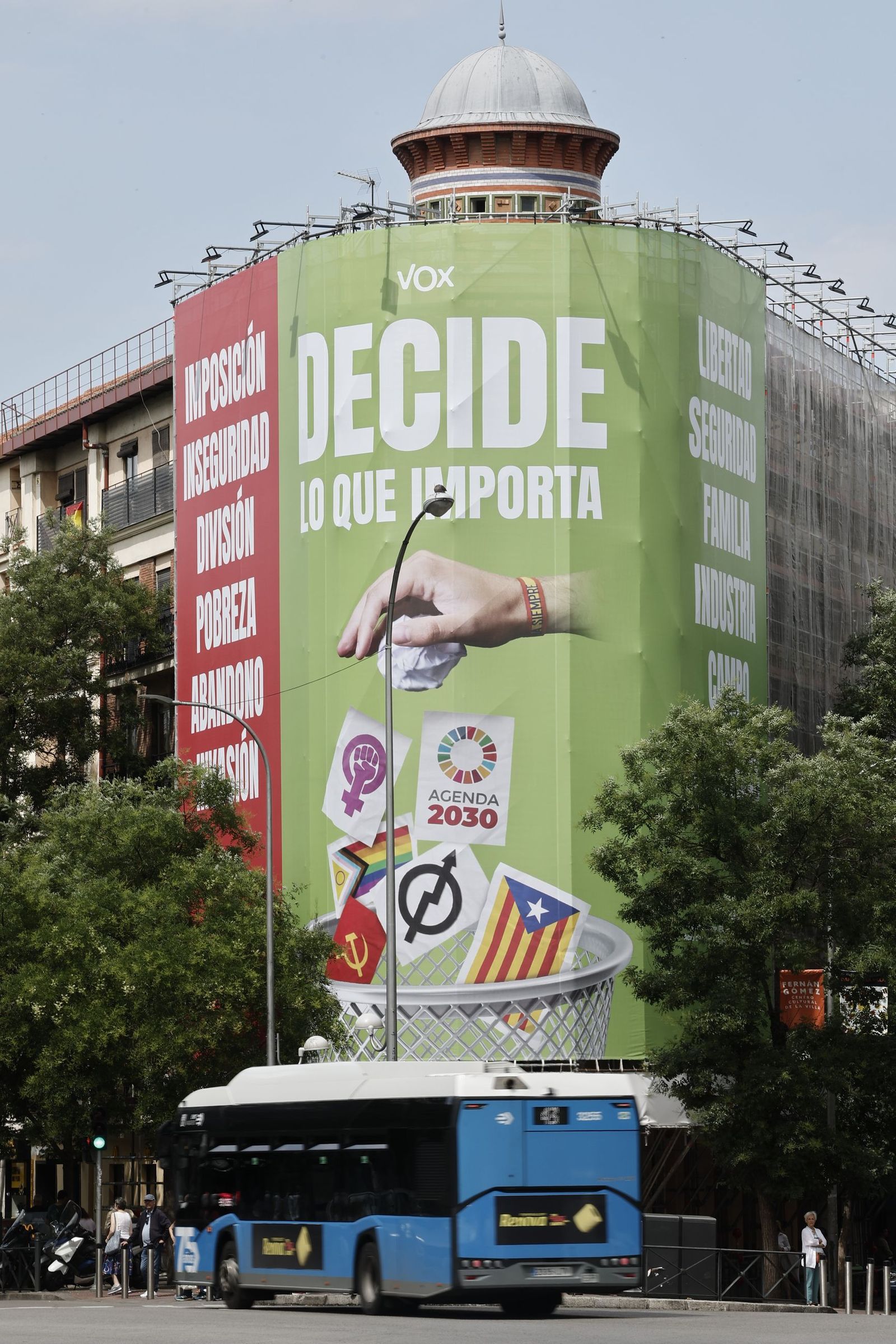 Lona del odio en Madrid