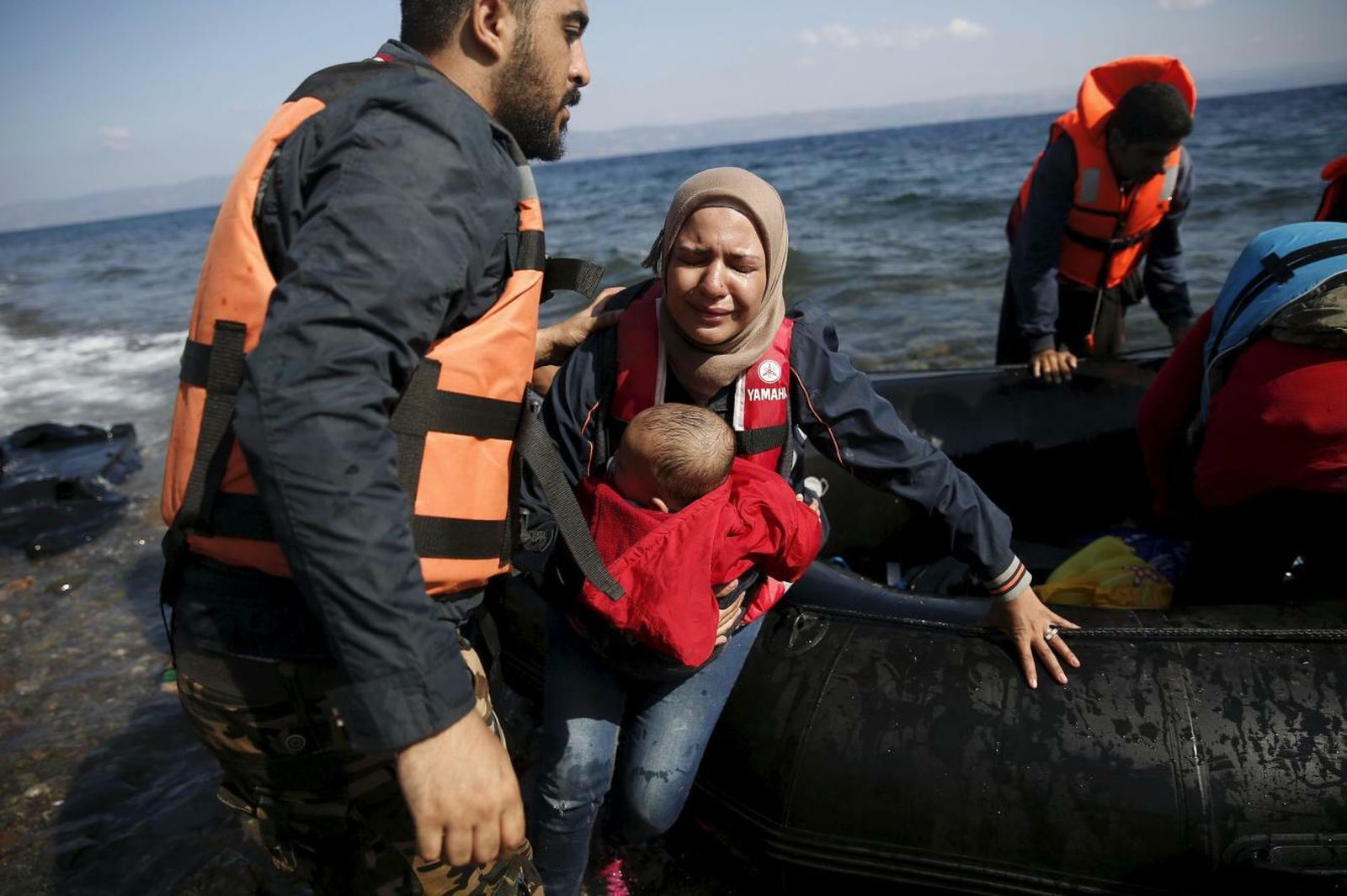 Refugiados sirios llegan a Lesbos