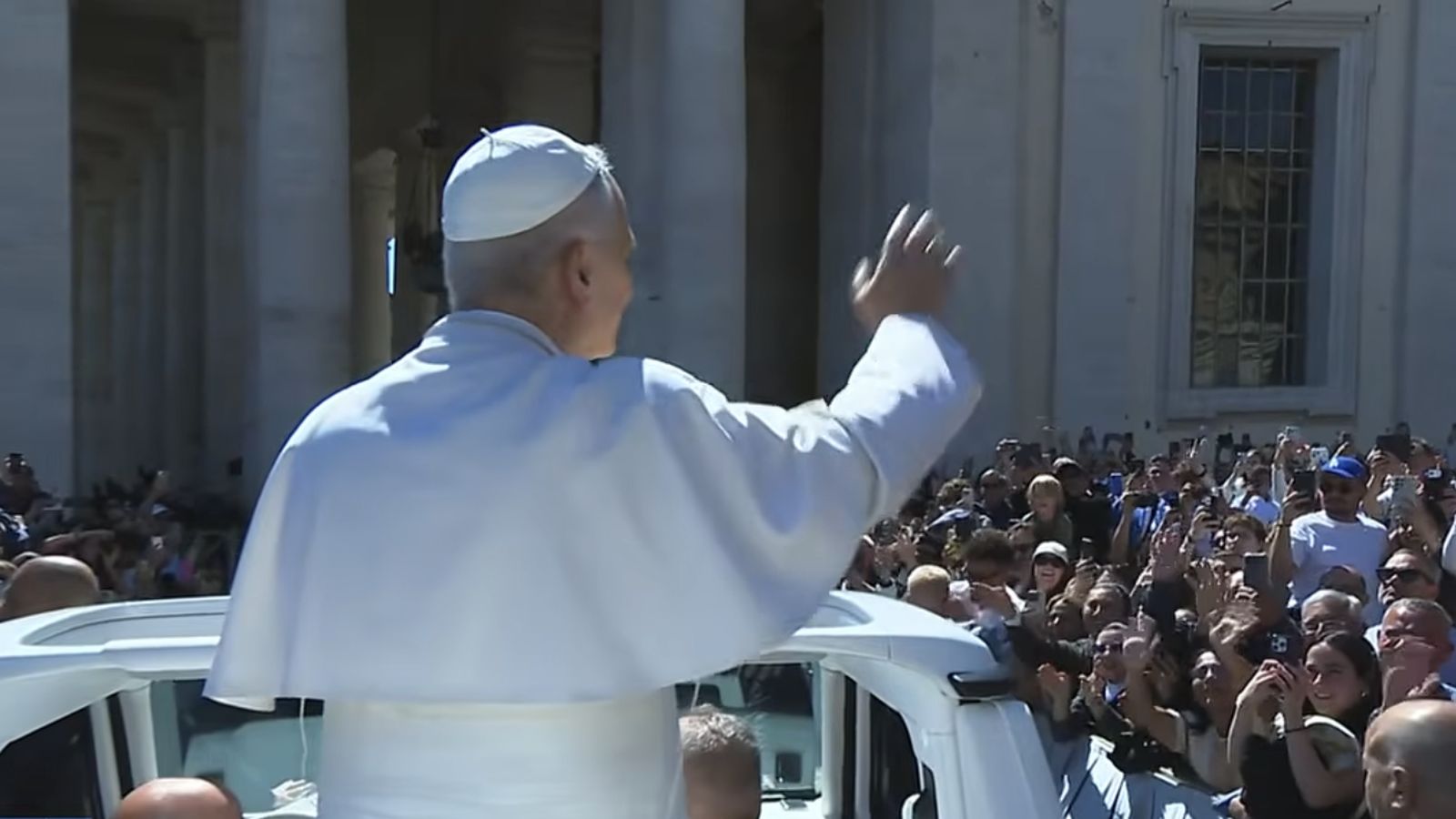 El Papa saludó a los fieles presentes