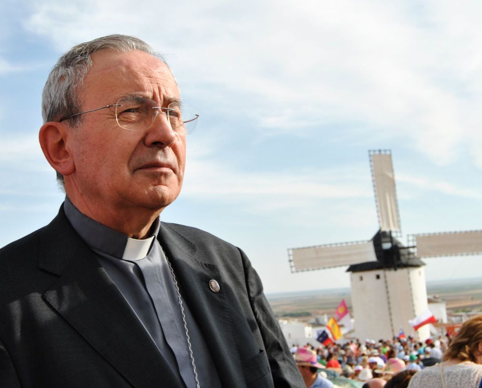 El obispo Antonio Algora