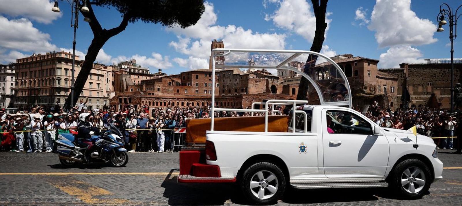 El último traslado de Francisco en el papamóvil