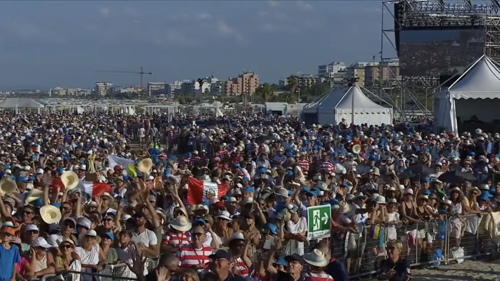 Decenas de miles de fieles