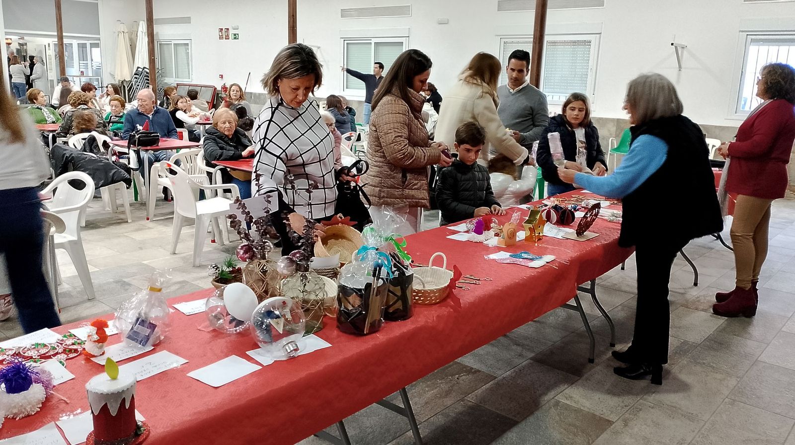 Mercadillo navideño en el local municipal