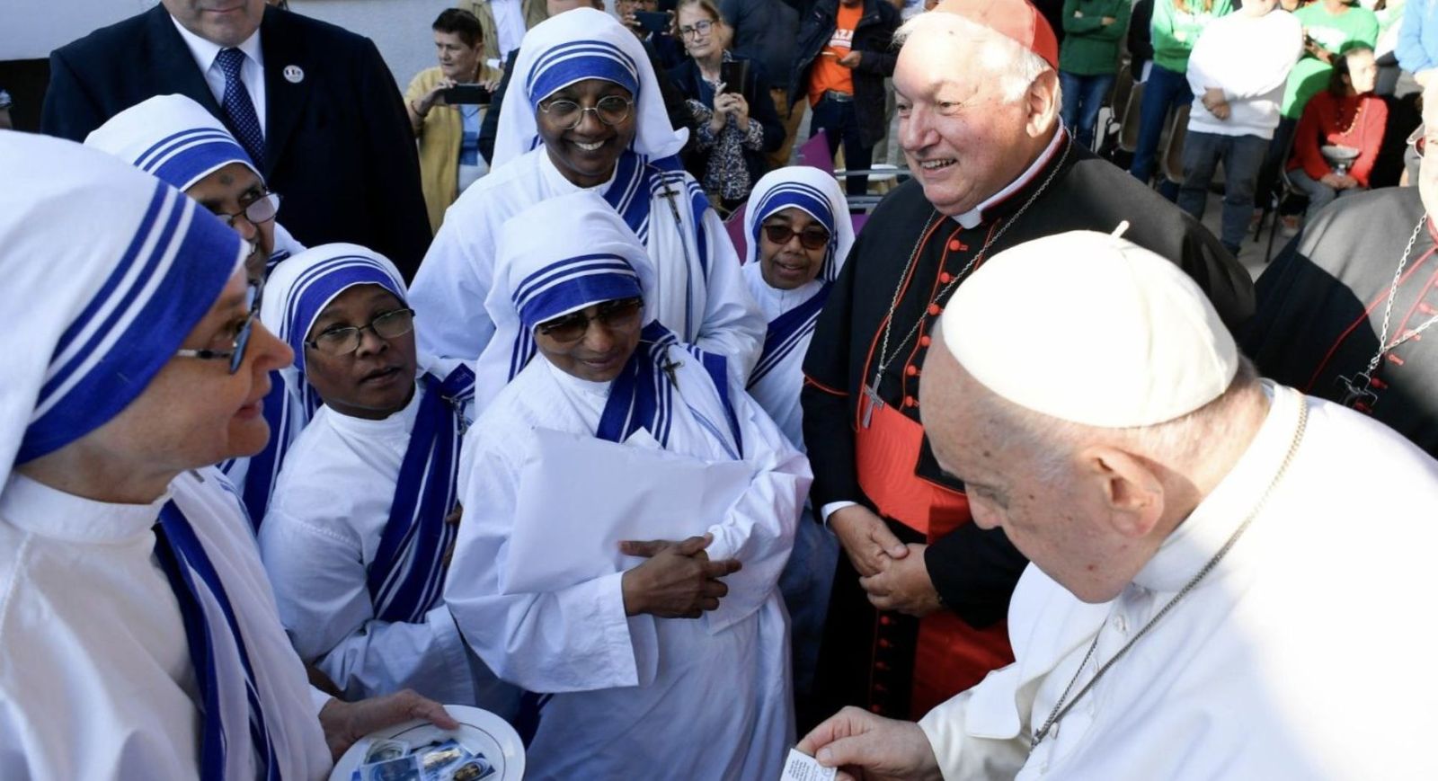 El papa visitó una casa de las Misioneras de la Caridad