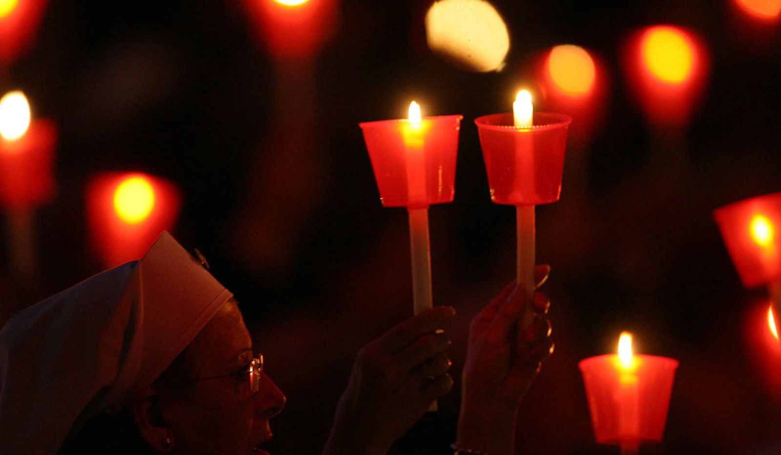 Roma reza por el Papa