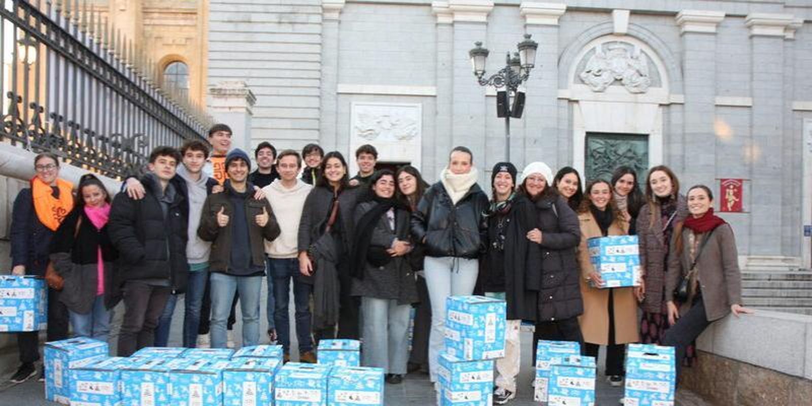 Voluntarios de la iniciativa Nadie Sin Cenar