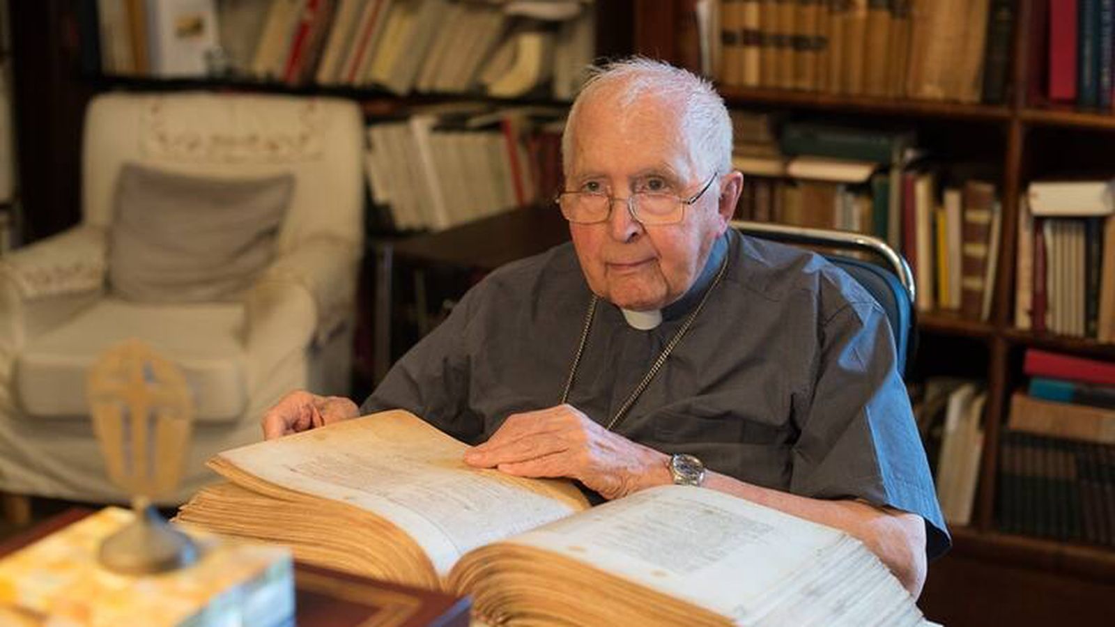 El cardenal Jorge Mejía solía estudiar y escribir en un silencio monástico