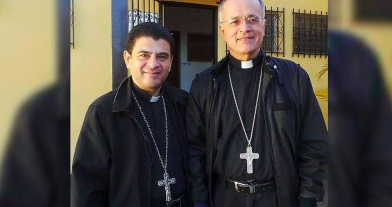 Silvio Báez, junto a Rolando Álvarez