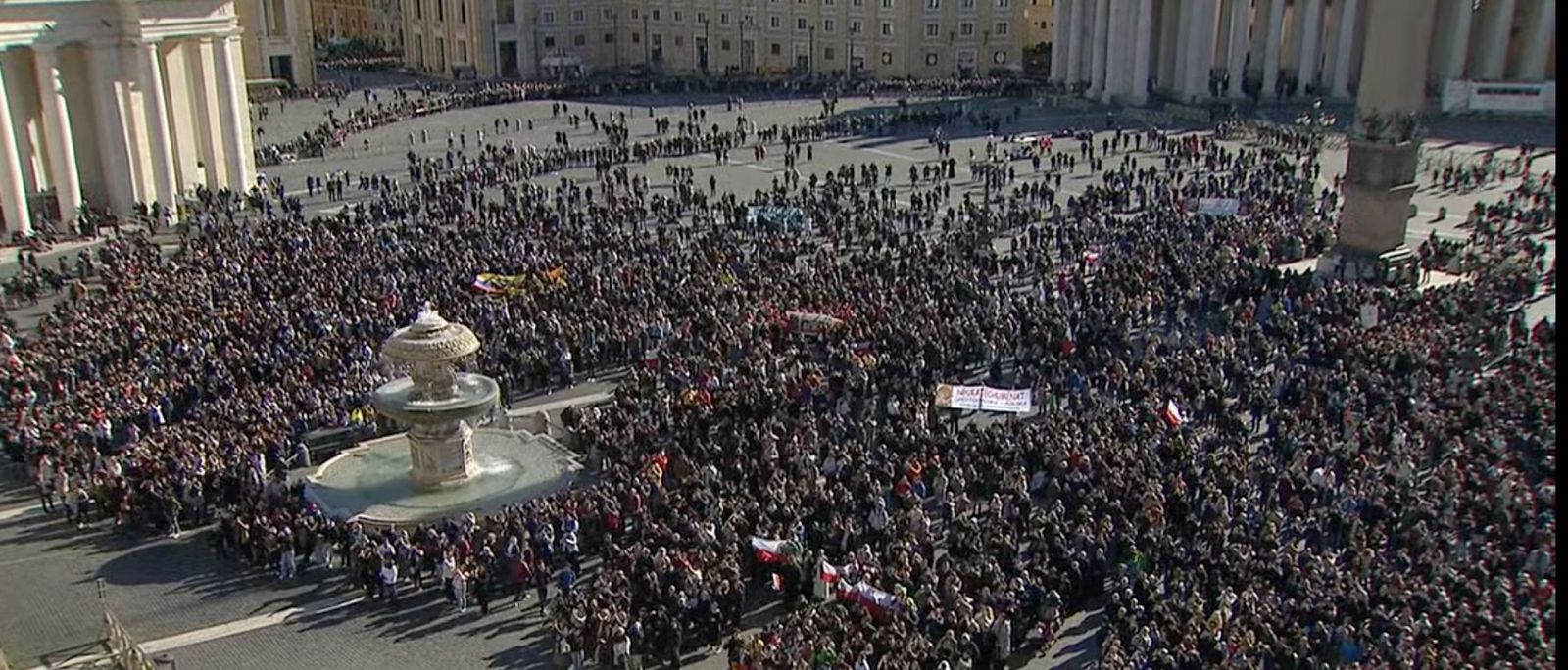 Miles de fieles, con el Papa en la plaza de San Pedro