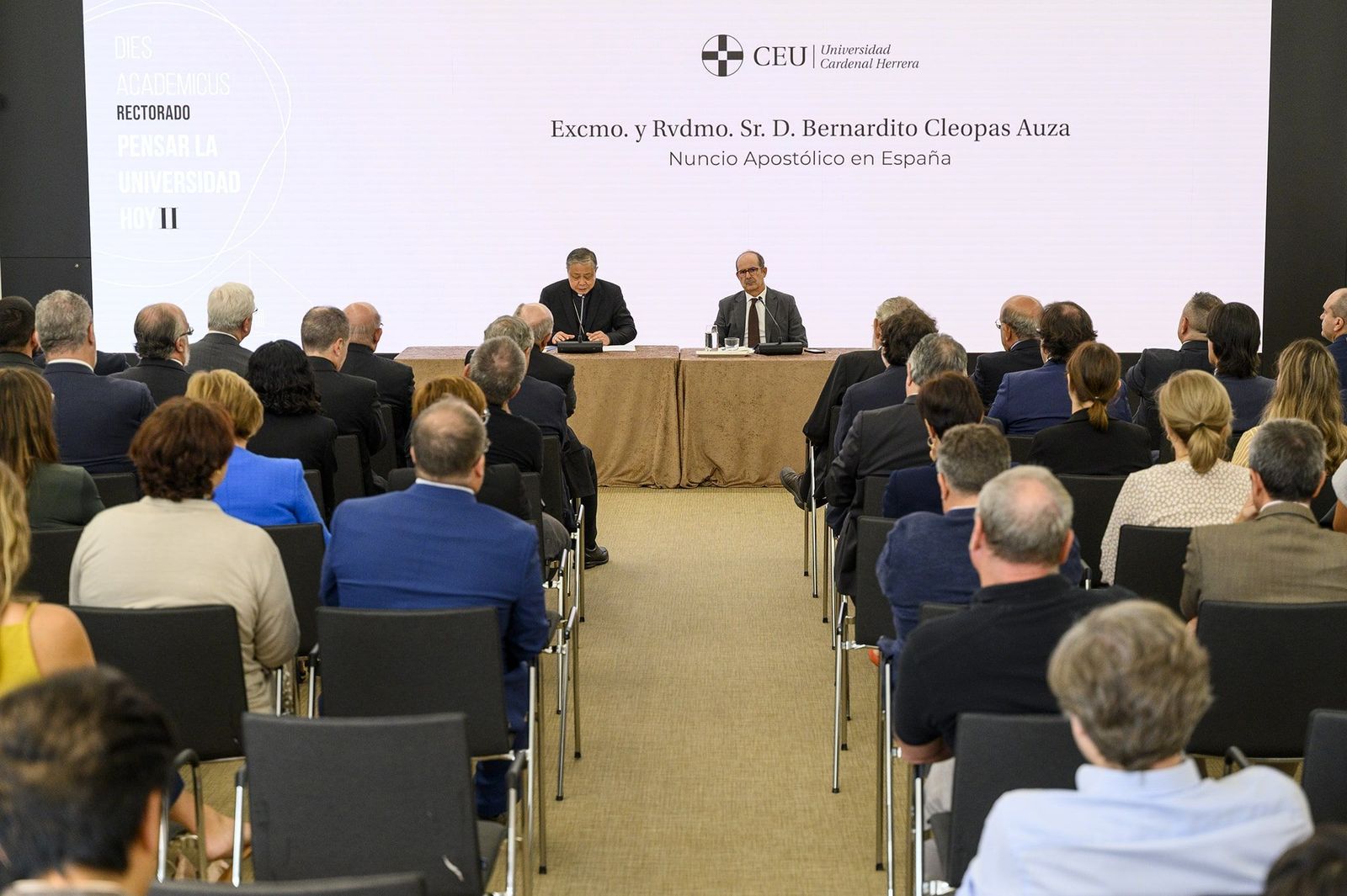 Ponencia del nuncio Bernardito Auza en el CEU