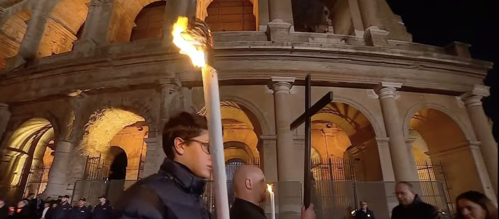 Vía Crucis en el Coliseo