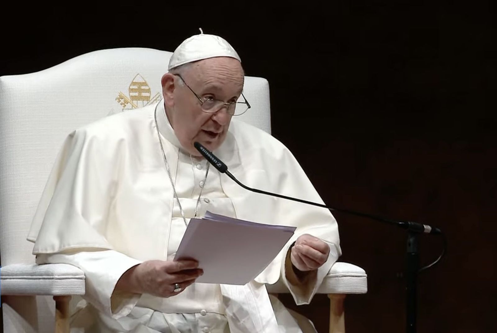 Francisco, en un discurso a las autoridades durante un viaje apostólico