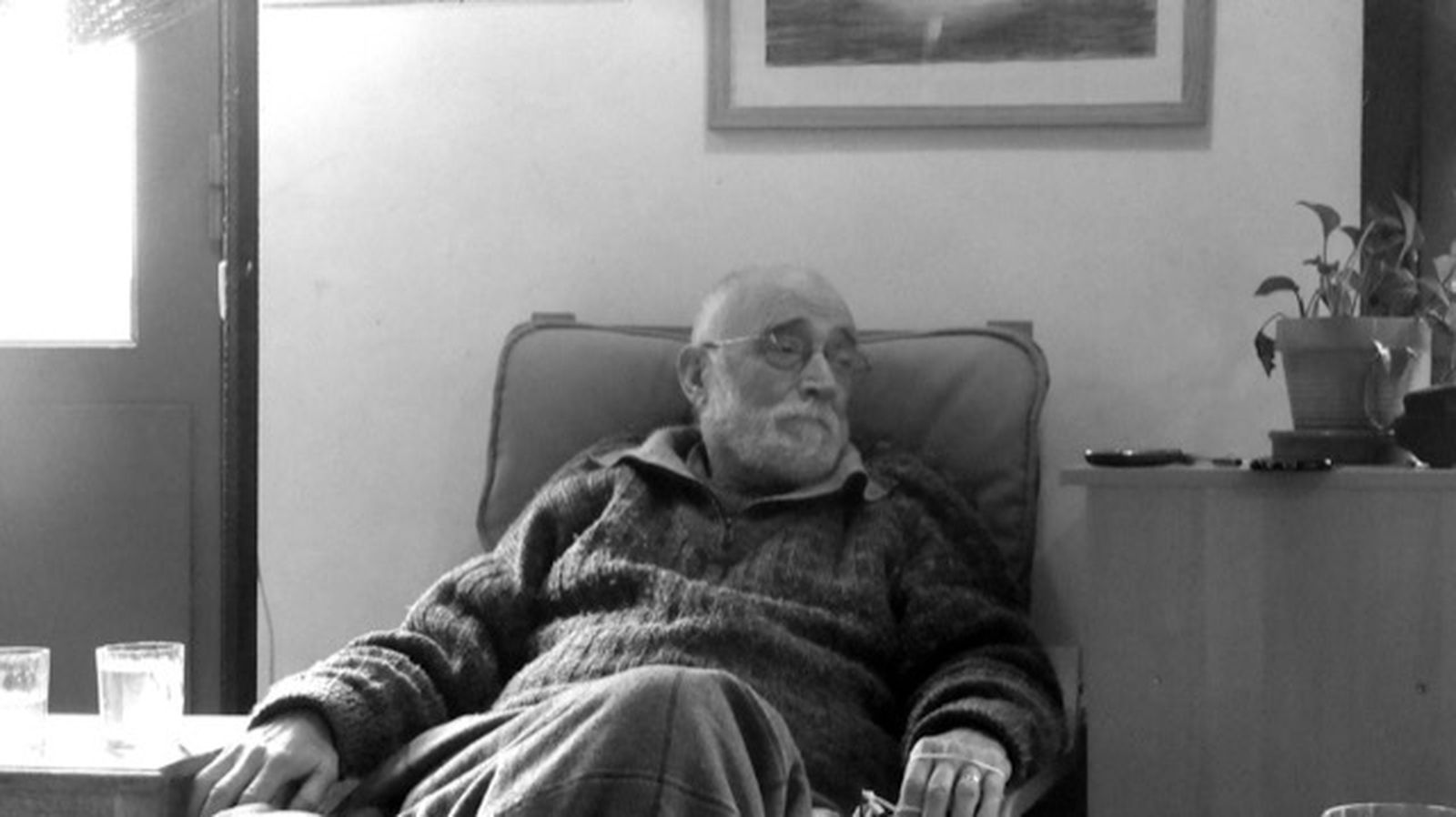 Arcadi Oliveres pasa sus últimos días en su casa de Sant Cugat.