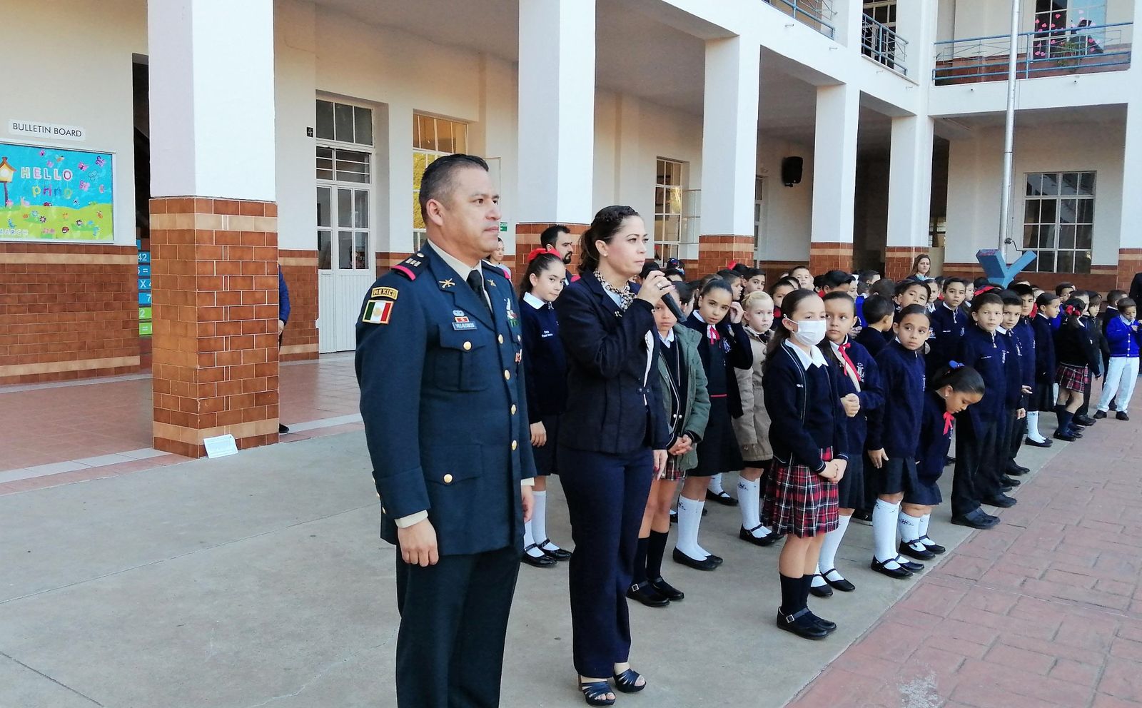 Honores a la bandera.