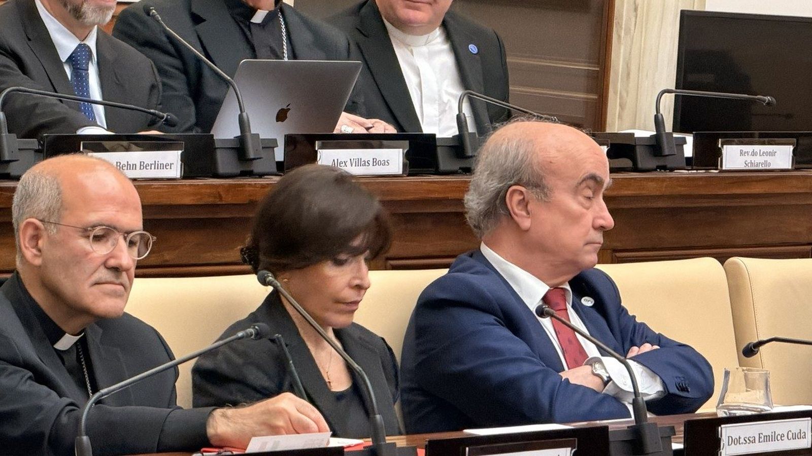 Cardenal Tolentino, Emilce Cuda y Mariano Jabonero