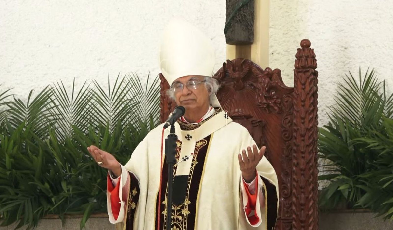 Brenes, a los sacerdotes: "No se cansen de perdonar"