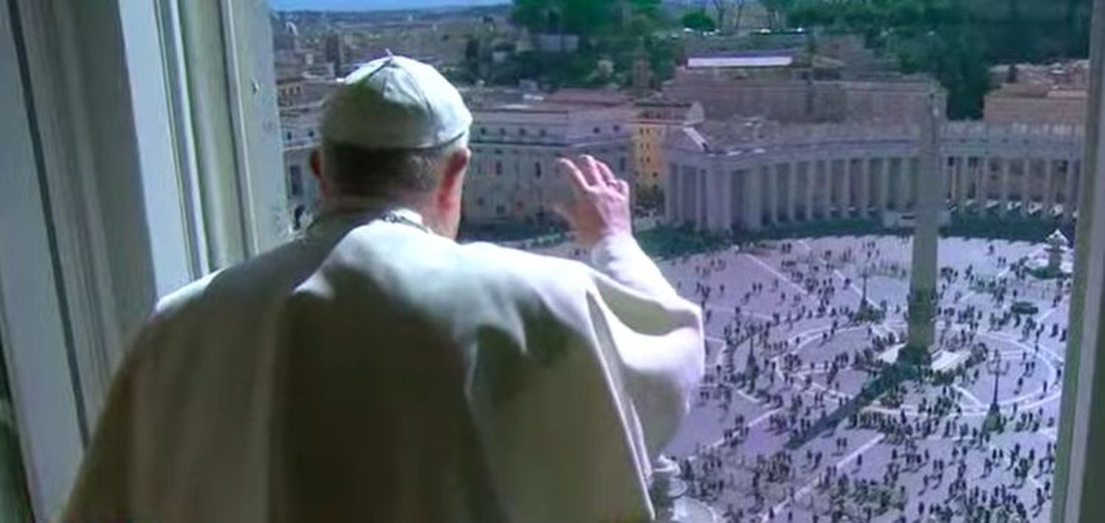 El Papa saludó a los fieles al término del Angelus en streaming