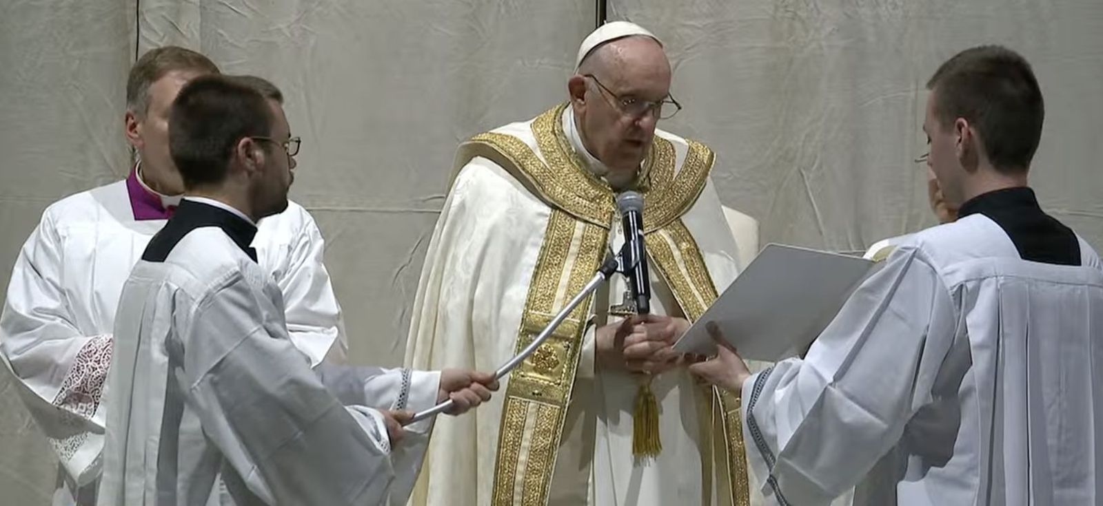 Francisco, en la Vigilia Pascual