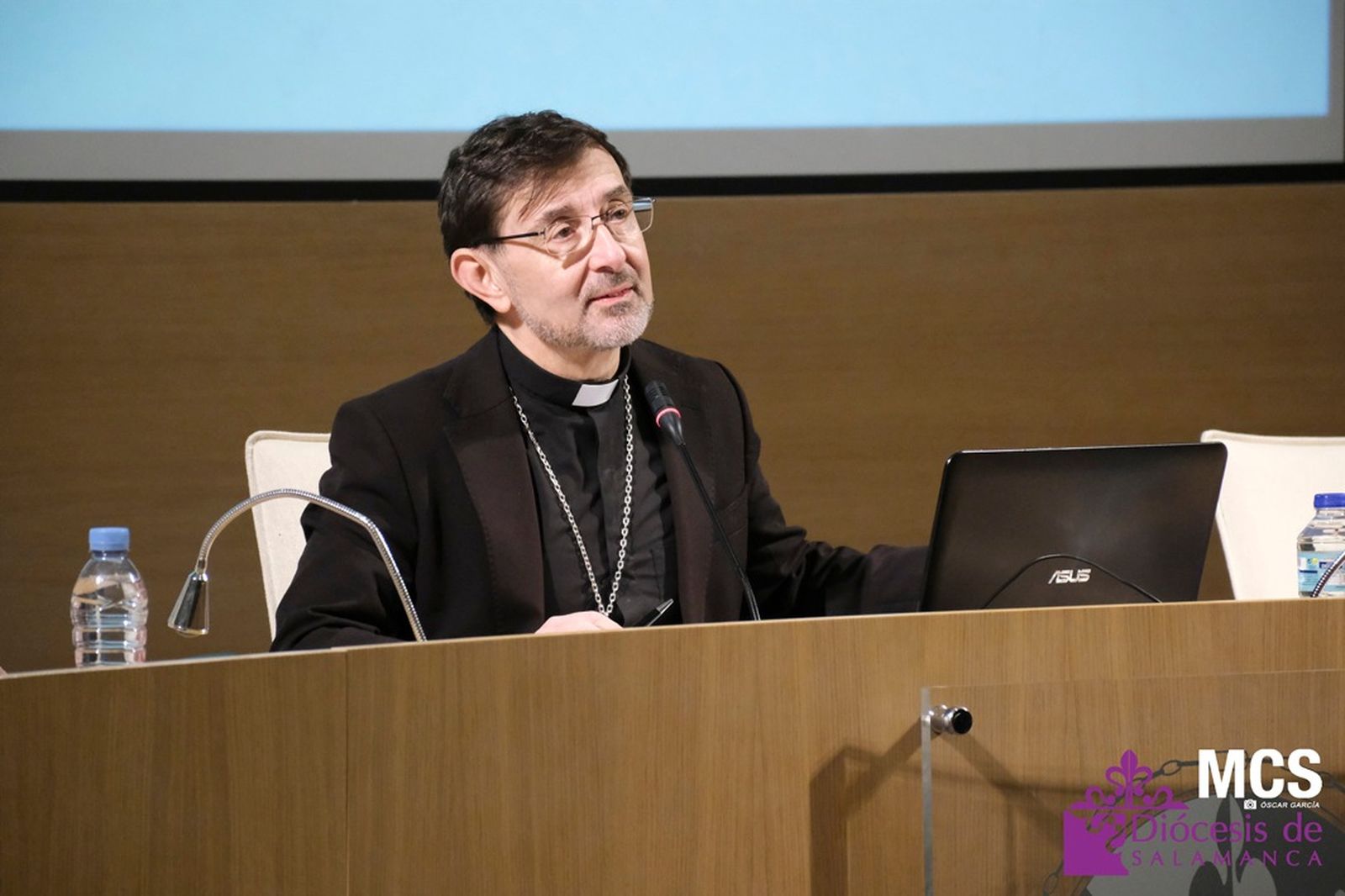 El cardenal José Cobo clausura las Conversaciones de San esteban en Salamanca