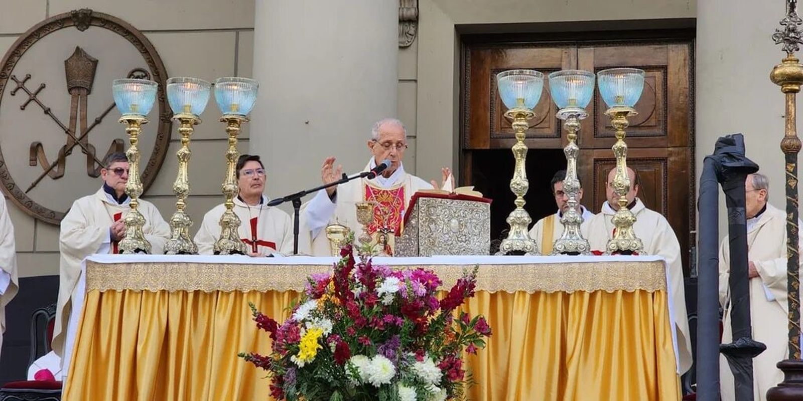 Misa del Corpus con el cardenal Poli