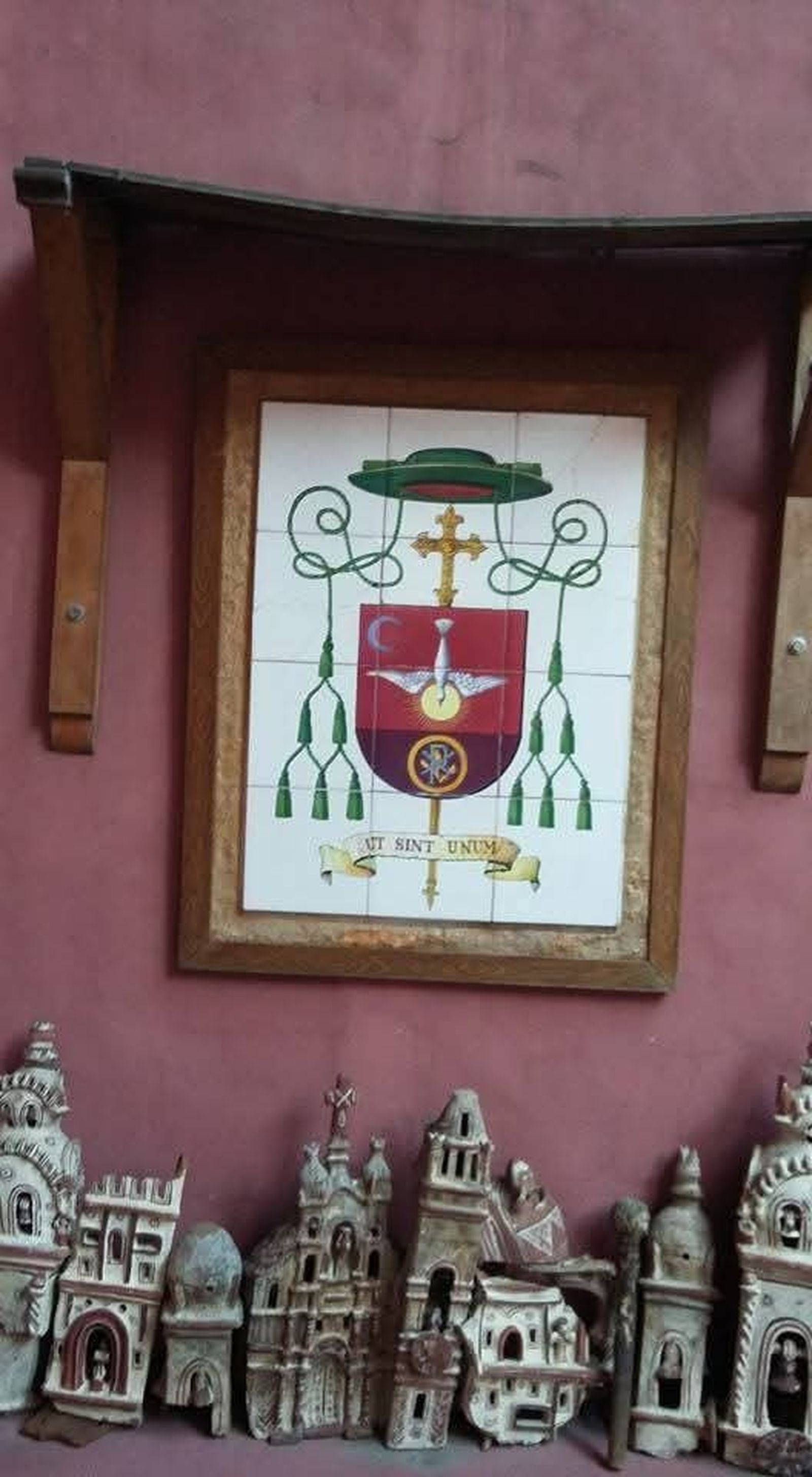 escudo de monseñor Podesta