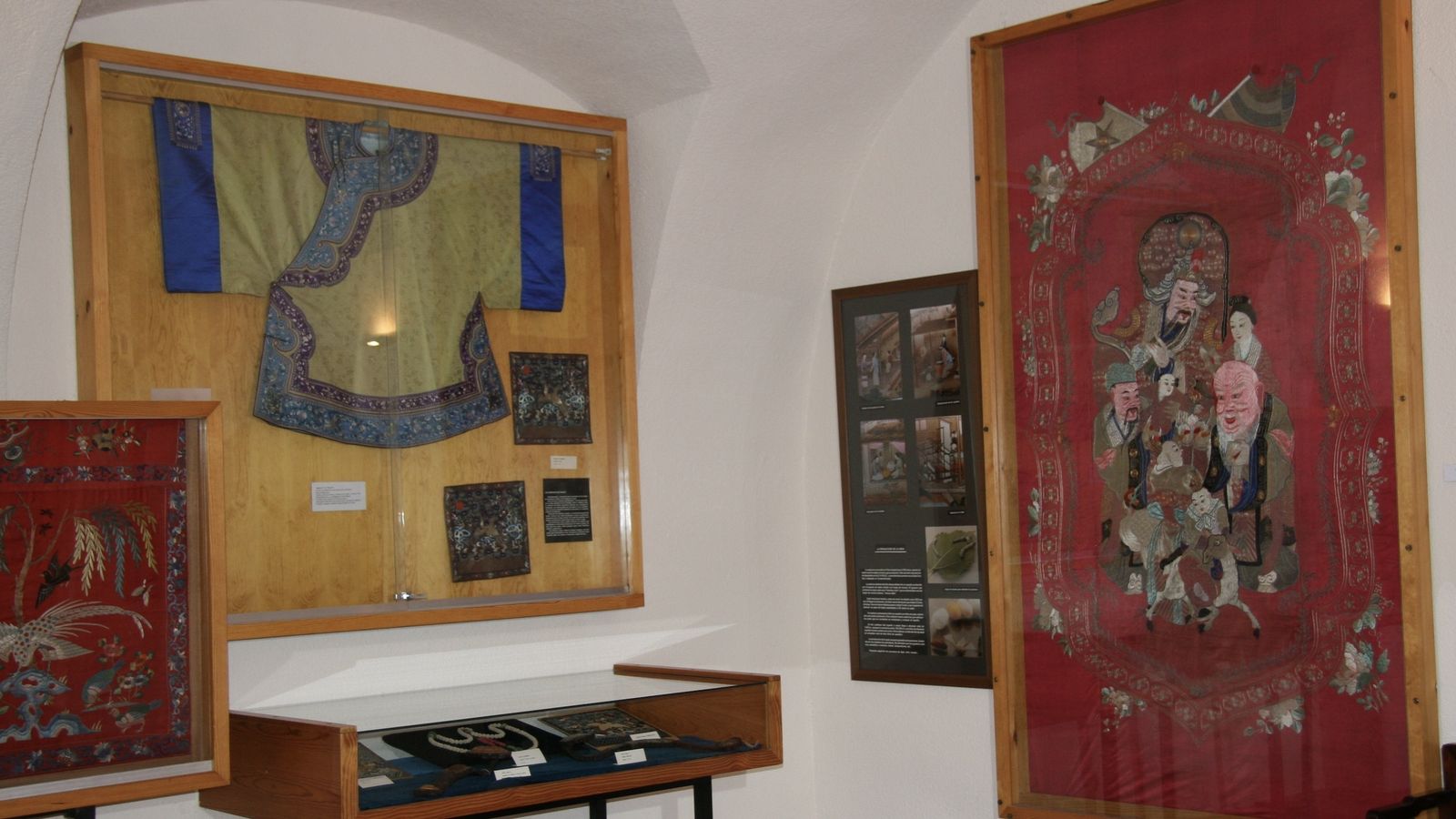 Museo oriental. Bordados chinos