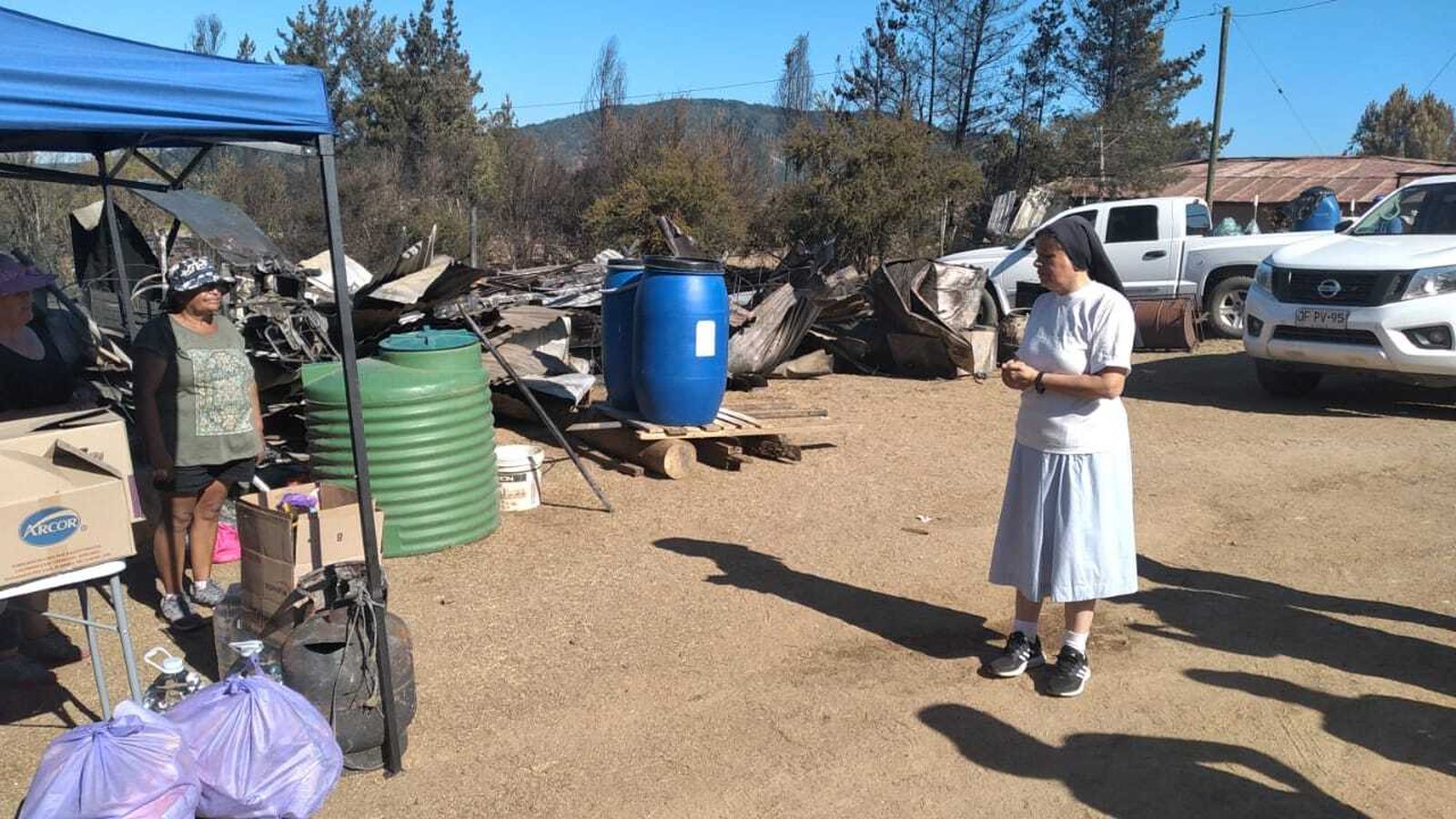 Hermana Patricia Martínez en terreno
