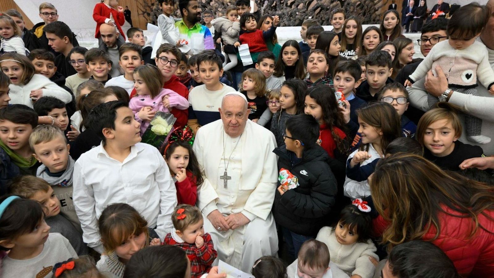 Saludo del Papa a los hijos de los empleados de la Santa Sede