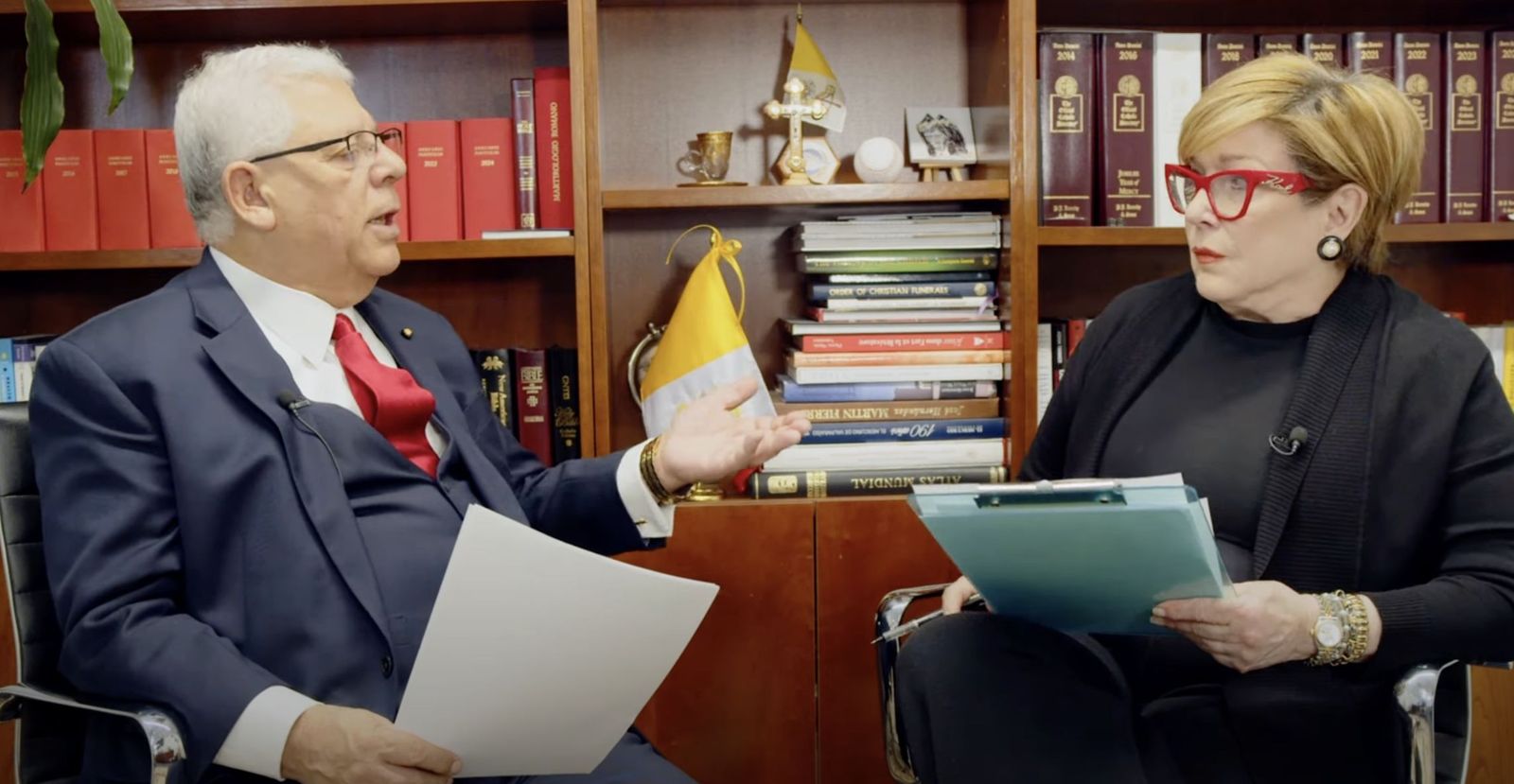 Mario J. Paredes y Denisse Oller